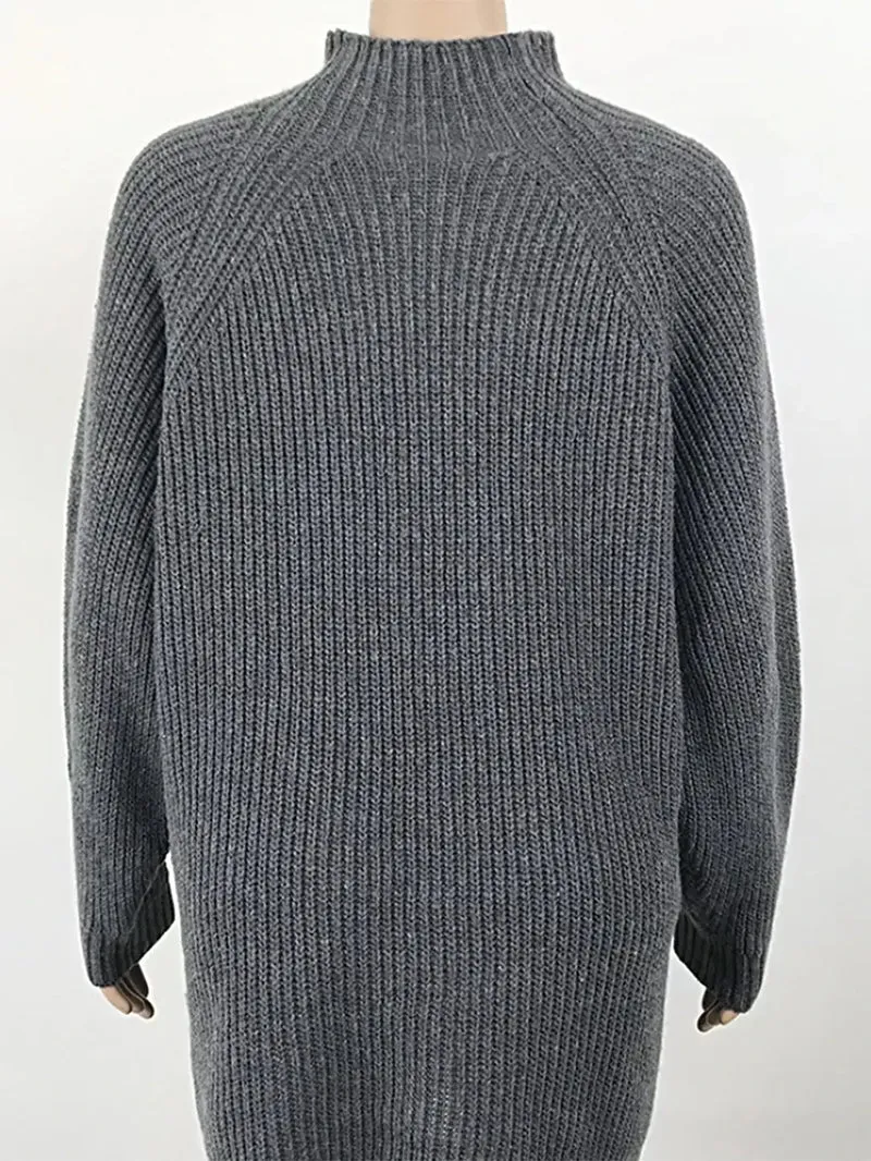 Elegante sweaterjurk met col, verlaagde schouders, lange mouwen en zachte, elastische gebreide stof.