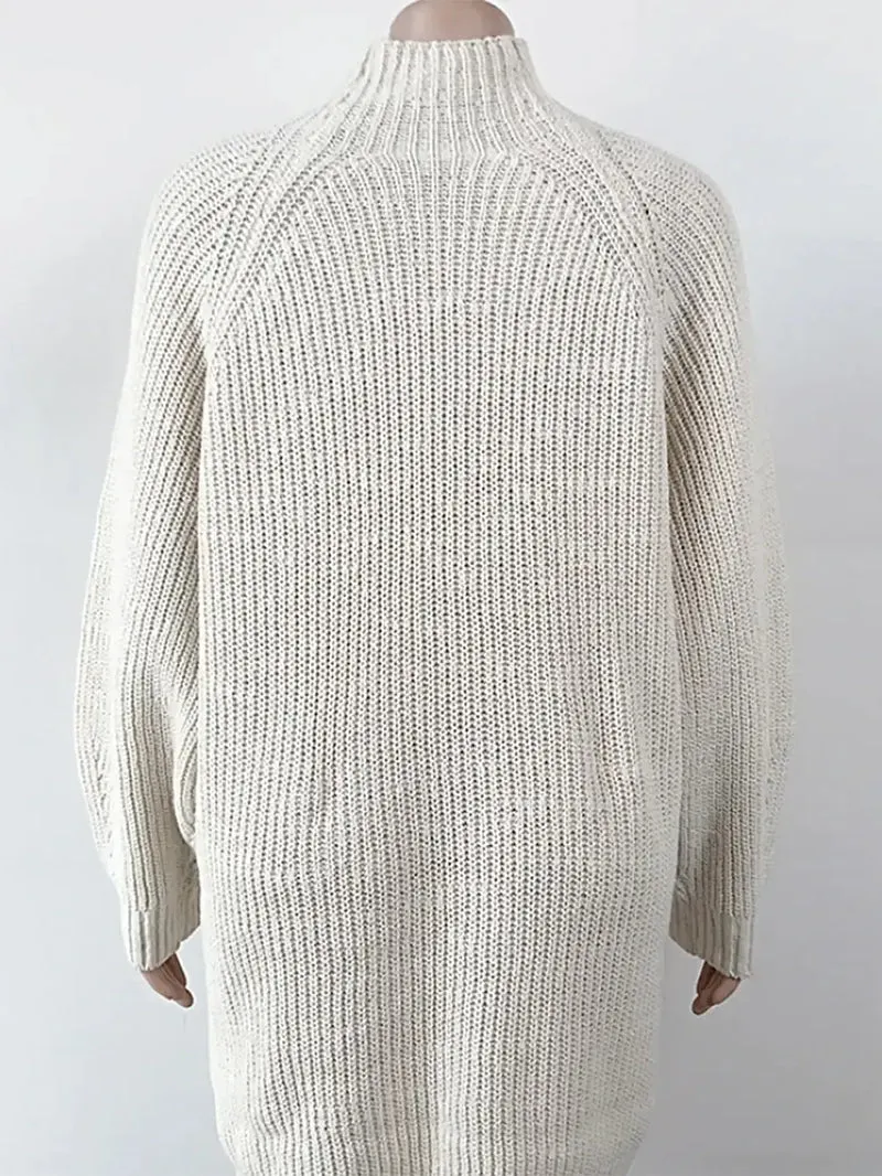 Elegante sweaterjurk met col, verlaagde schouders, lange mouwen en zachte, elastische gebreide stof.