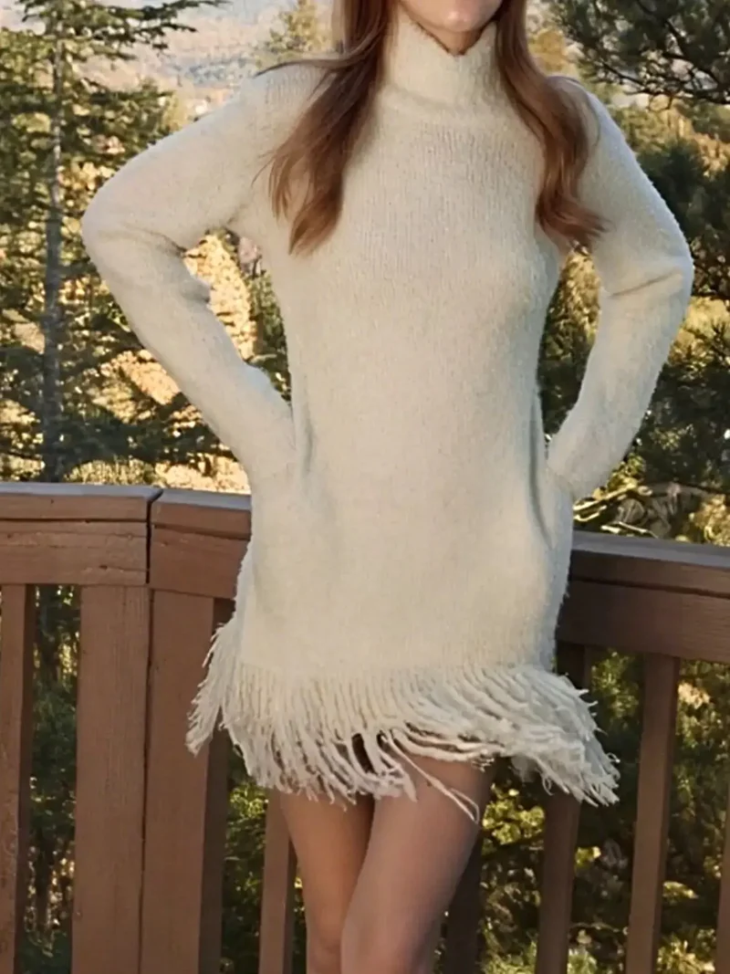 Elegante sweaterjurk met franjes, col, lange mouwen en zachte, elastische gebreide stof.