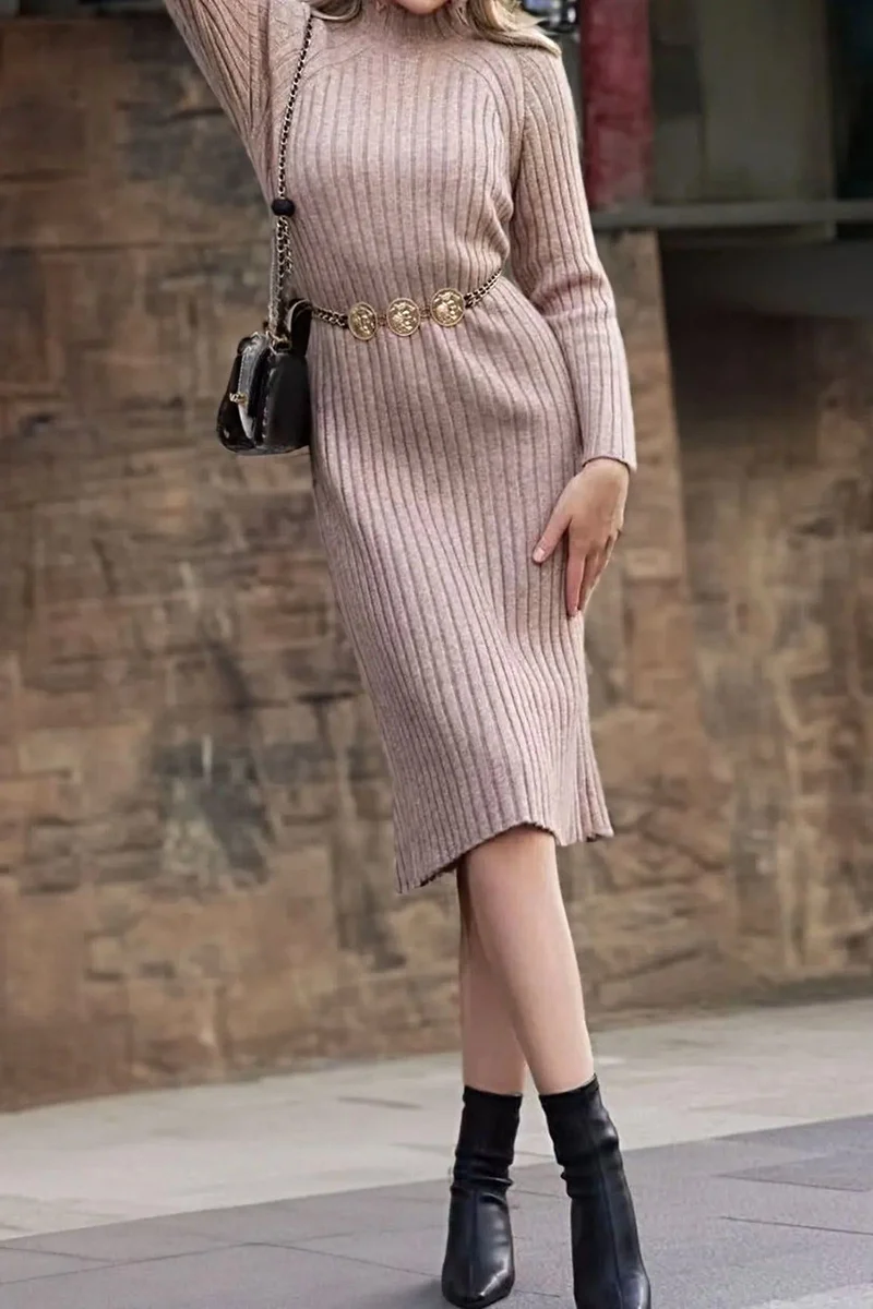 Geribbelde sweaterjurk met col en lange mouwen, gemiddelde stretch en een verfijnd silhouet.