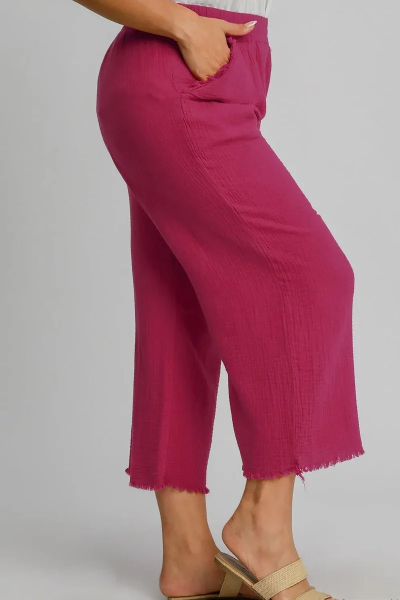 Umgee Full Size Broek met onafgewerkte zoom, elastische taille en wijde pijpen, plus size