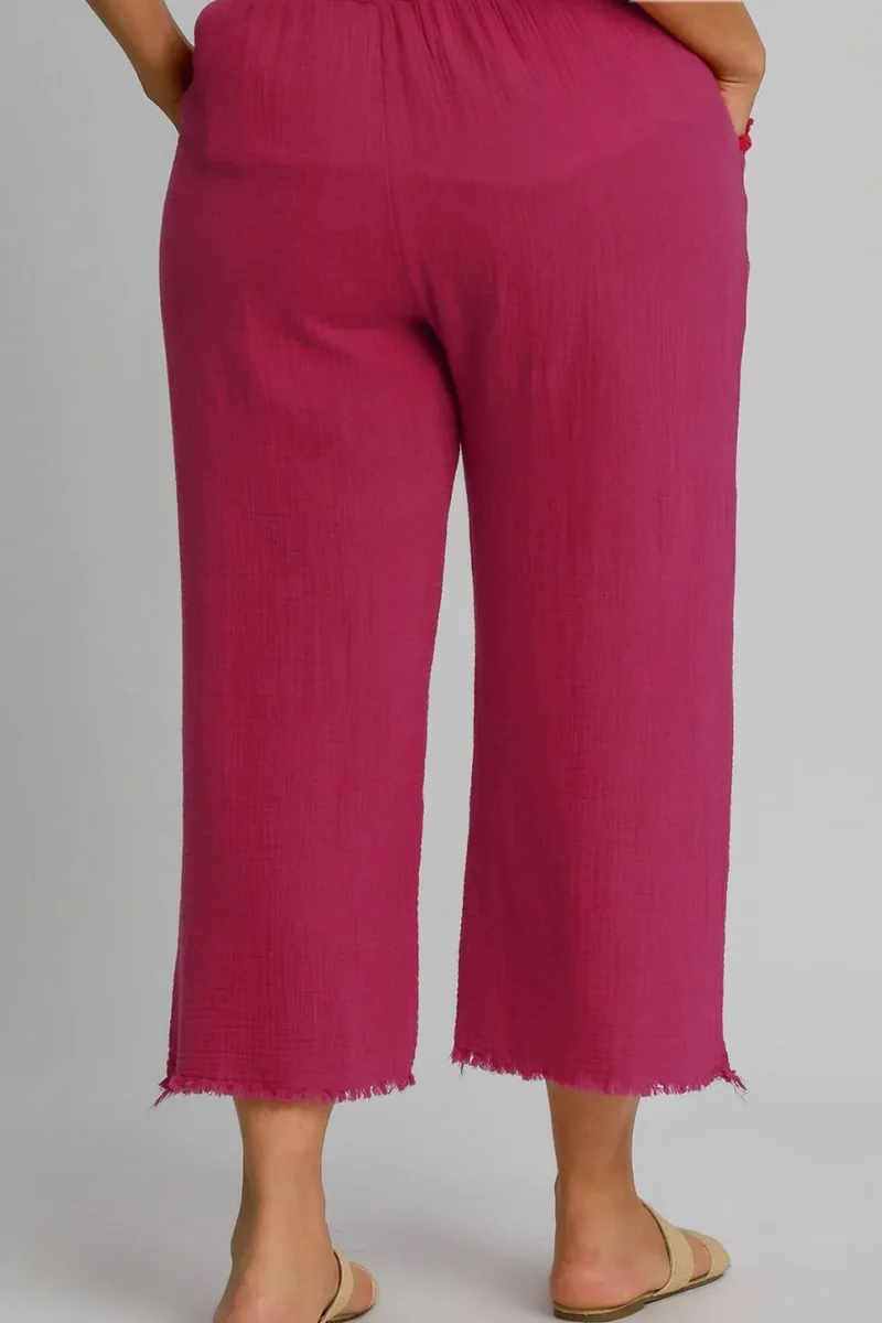 Umgee Full Size Broek met onafgewerkte zoom, elastische taille en wijde pijpen, plus size