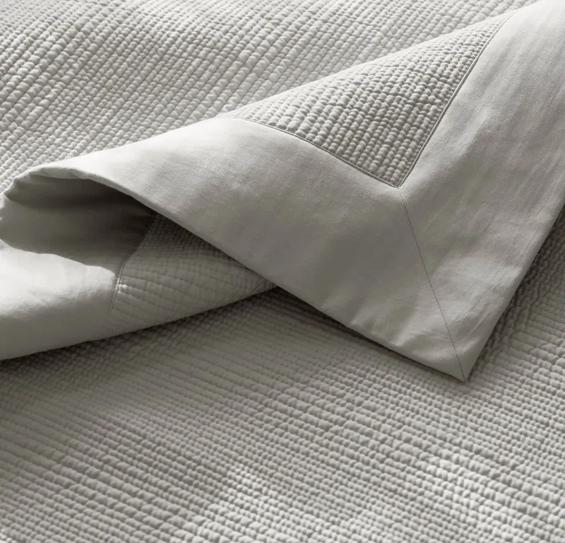 Signature Stitchline Quilt - Mist