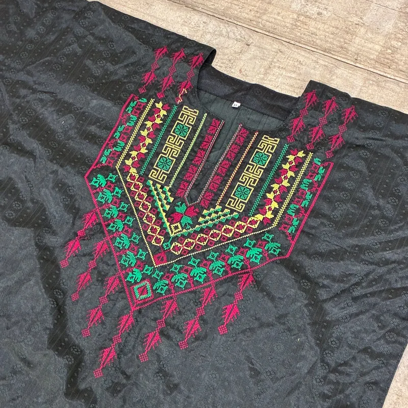 Orient Gewand Kleid Wandbehang Bestickt Schwarz Bunt Gebraucht