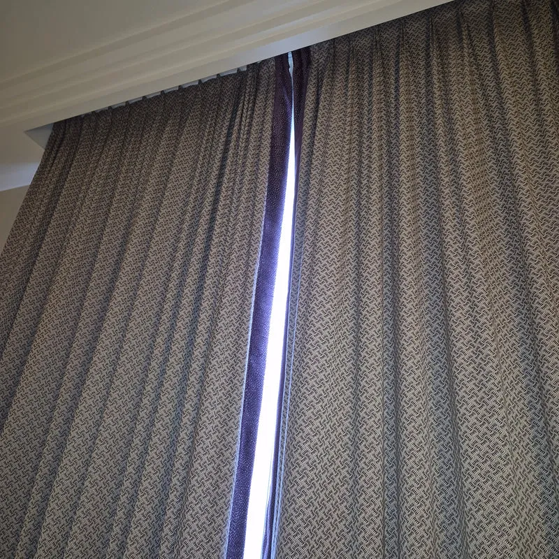 Luxus Vorhänge Gardinen Set 221x366 Hotel Atlantic Hamburg Lila Violett Beige Gemustert