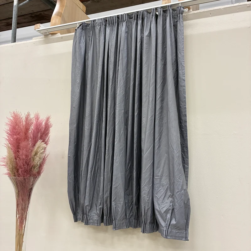 Gardine Silber 175x160 beidseitig gerafft Verdunkler Vorhang Gebraucht