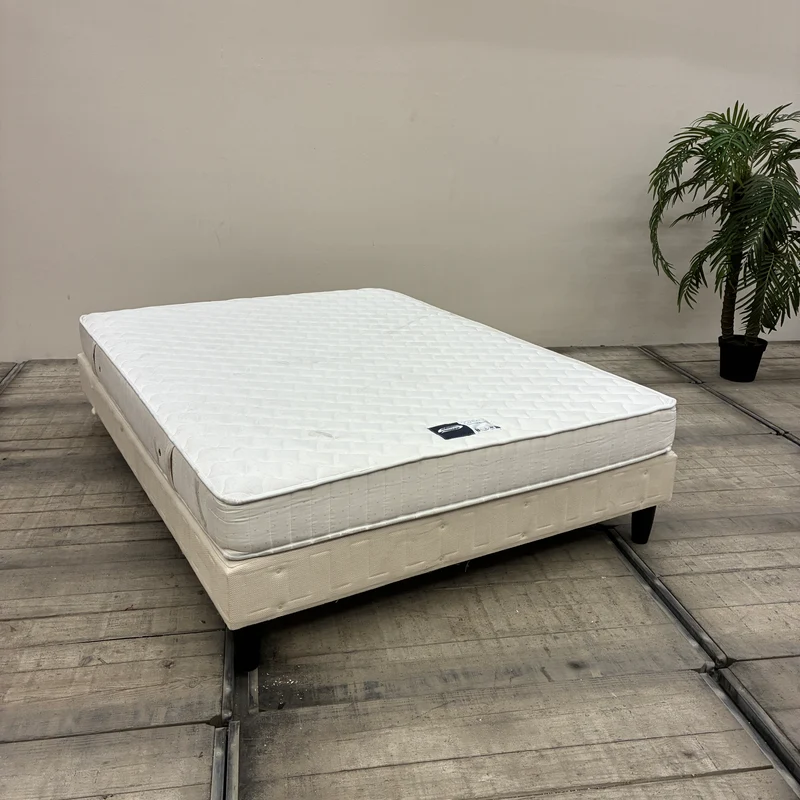 Boxspringbett inklusive Matratze 150x200 Polsterbett Creme Gebraucht