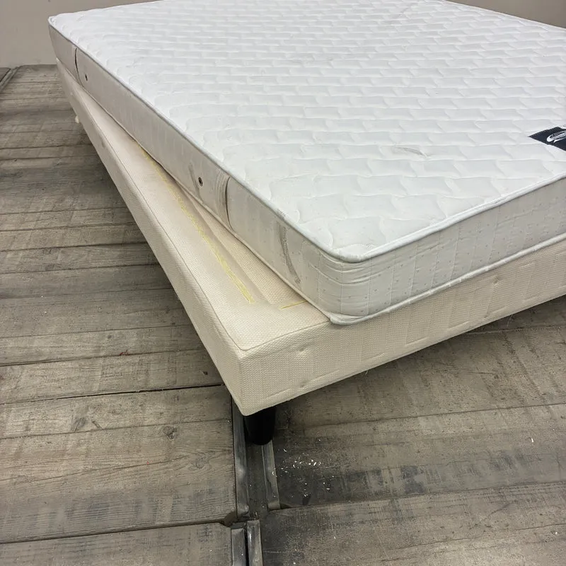 Boxspringbett inklusive Matratze 150x200 Polsterbett Creme Gebraucht