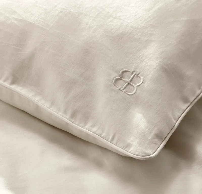 Signature Embellished Duvet Set - Cream/Cream Piped Edge