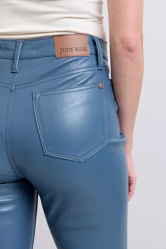 Judy Blue Full Size High Waist Bellow Corrigerende Bootcut Broek van imitatieleer in grote maten