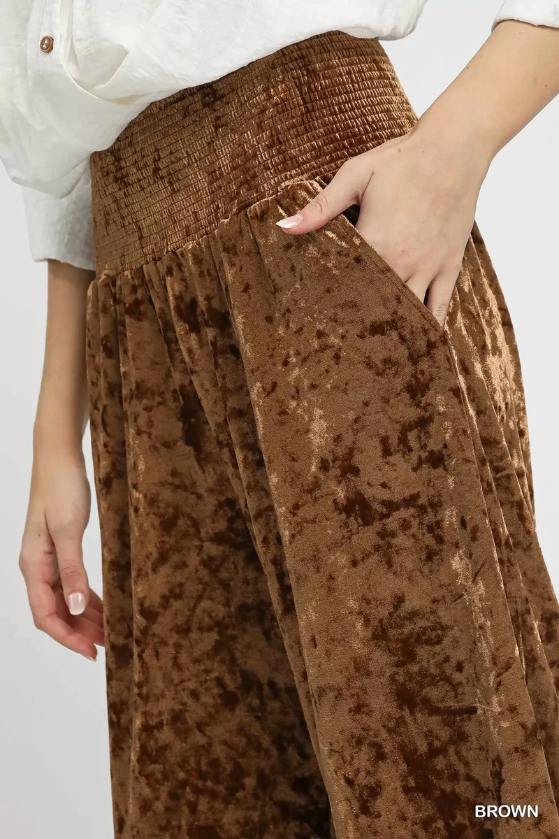 Umgee fluwelen broek met gesmokte tailleband en wijde pijpen