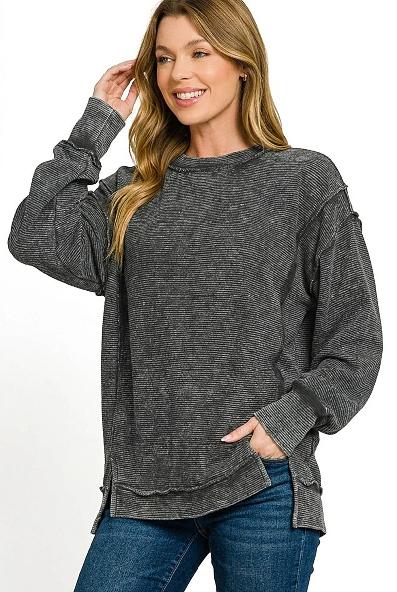 Trendy acid wash sweatshirt met dubbele ribdetails en zichtbare naden - comfortabele en chique stijl
