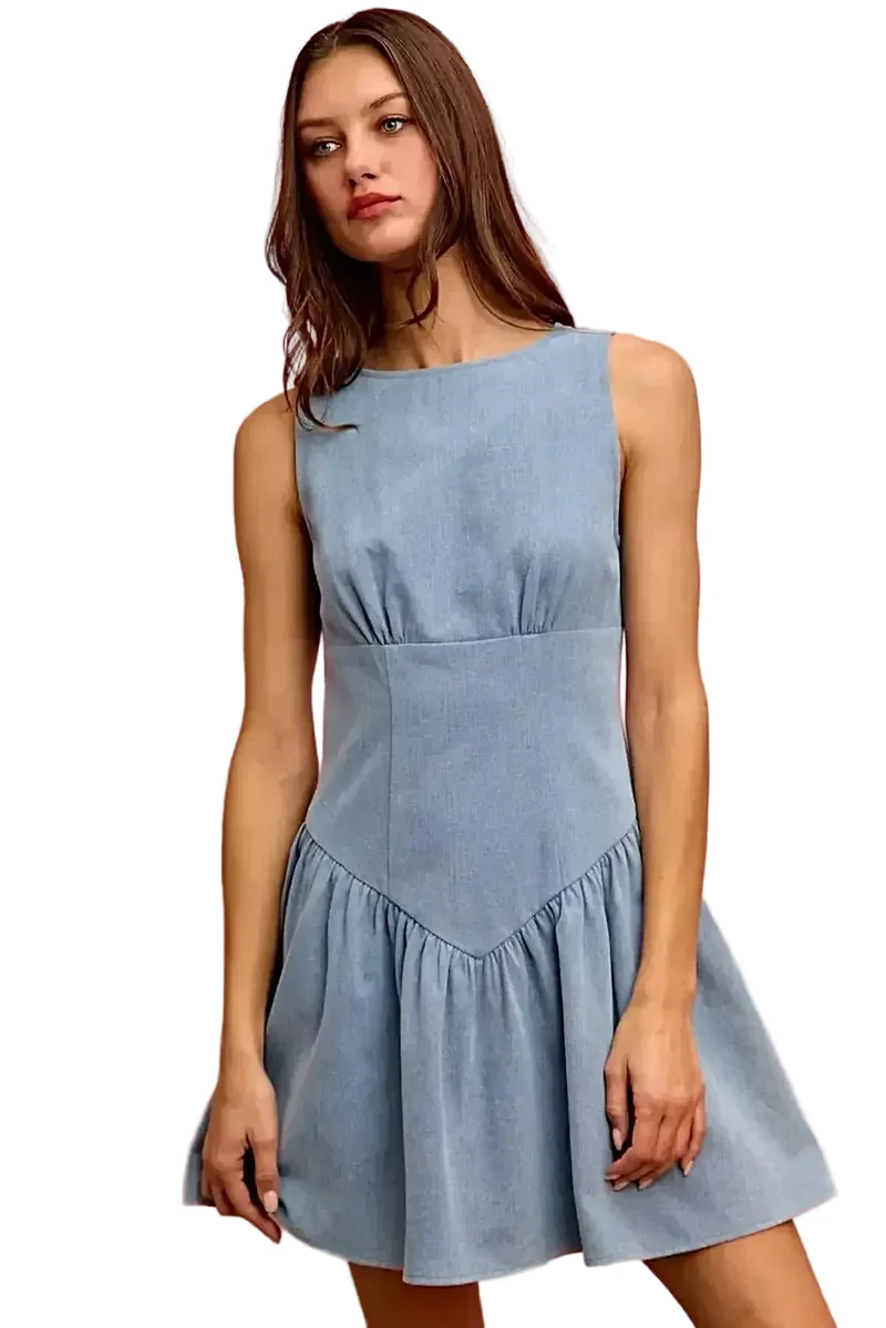 Stijlvolle SO ME mouwloze zomerjurk - Aansluitende denim mini-jurk met uitlopende rok voor een moeiteloos chique look.