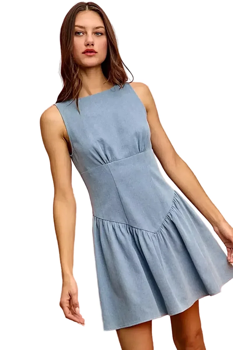 Stijlvolle SO ME mouwloze zomerjurk - Aansluitende denim mini-jurk met uitlopende rok voor een moeiteloos chique look.