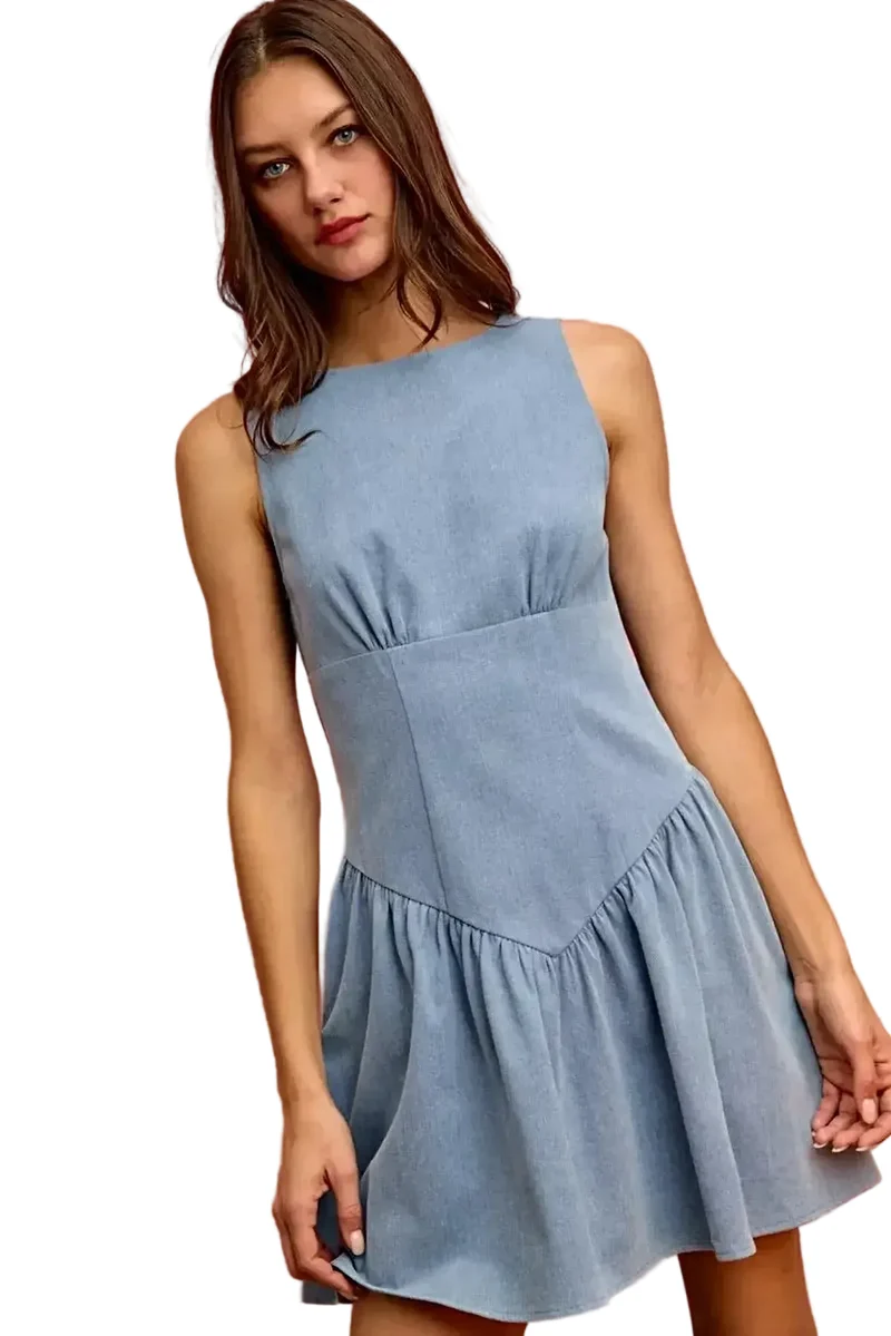 Stijlvolle SO ME mouwloze zomerjurk - Aansluitende denim mini-jurk met uitlopende rok voor een moeiteloos chique look.