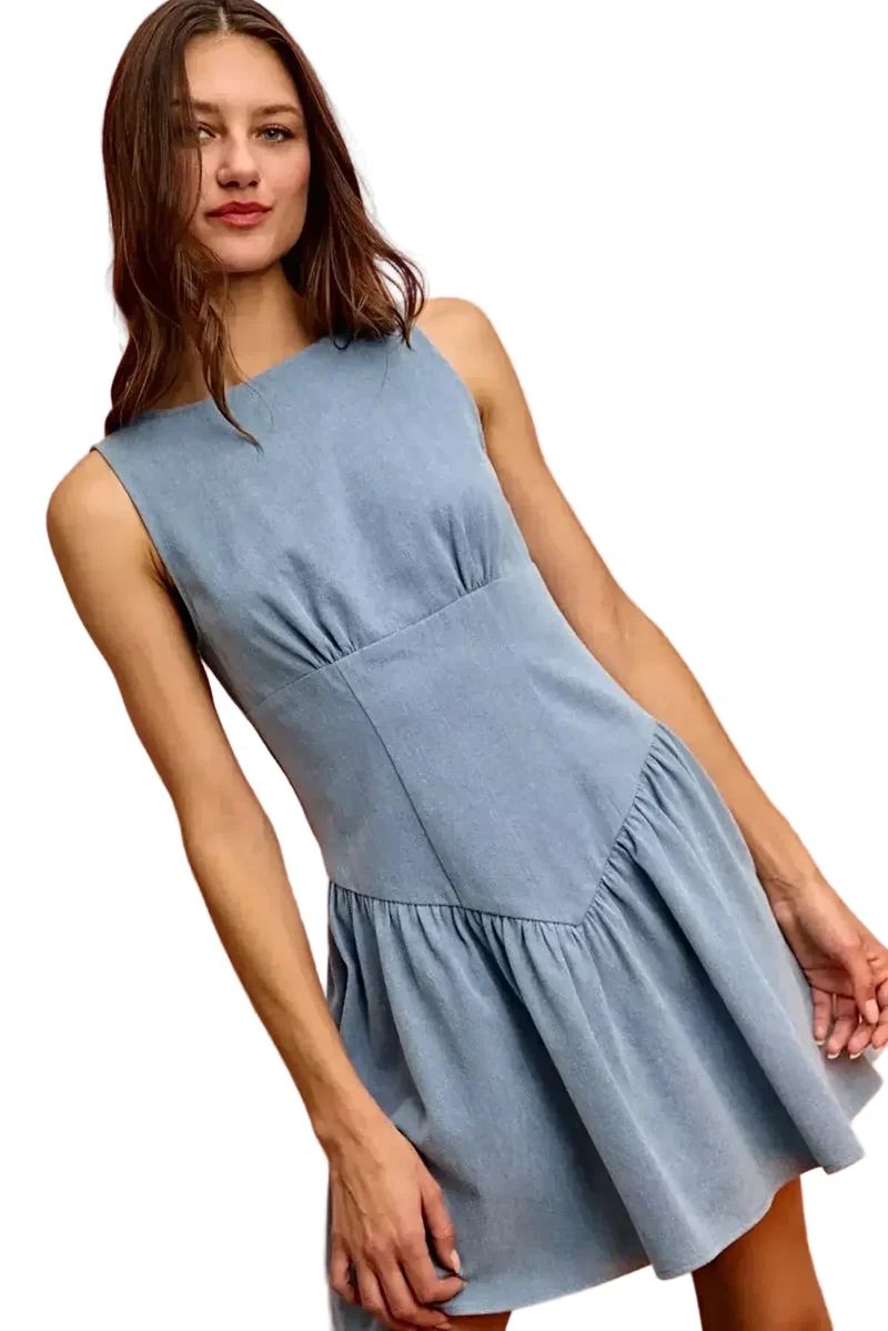 Stijlvolle SO ME mouwloze zomerjurk - Aansluitende denim mini-jurk met uitlopende rok voor een moeiteloos chique look.
