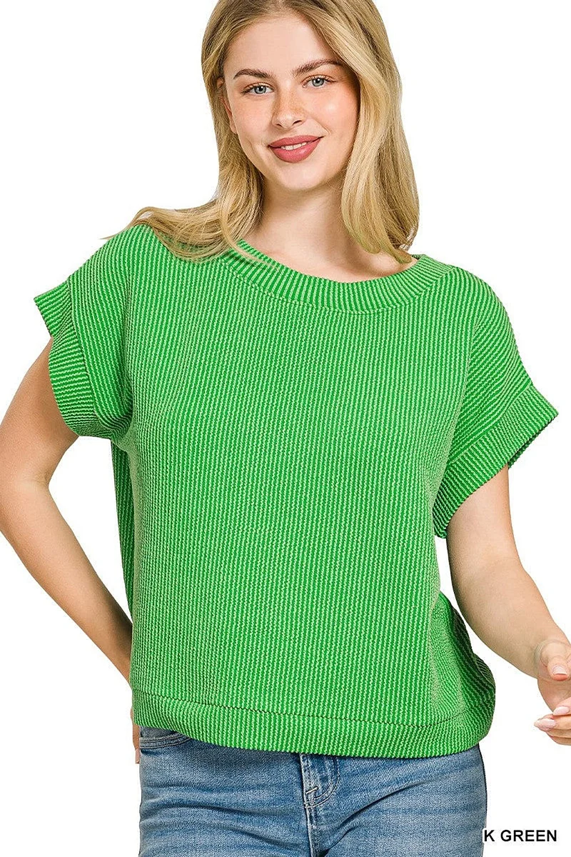 Stijlvolle top met ribbels en korte mouwen, gemaakt van zachte stretchstof - Modern, vrouwelijk silhouet
