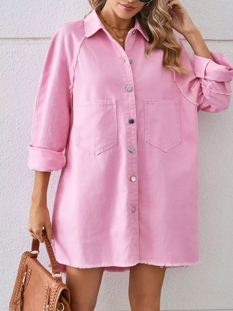 Jurk van denim met knoopsluiting en onafgewerkte zoom
