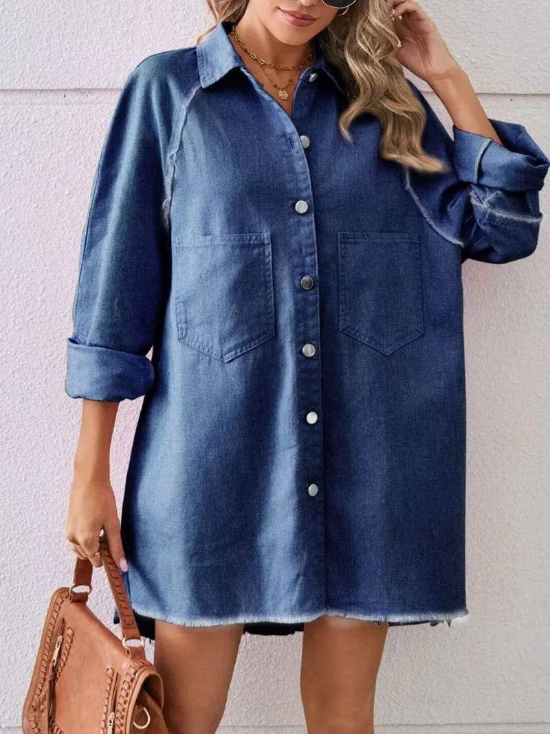 Jurk van denim met knoopsluiting en onafgewerkte zoom