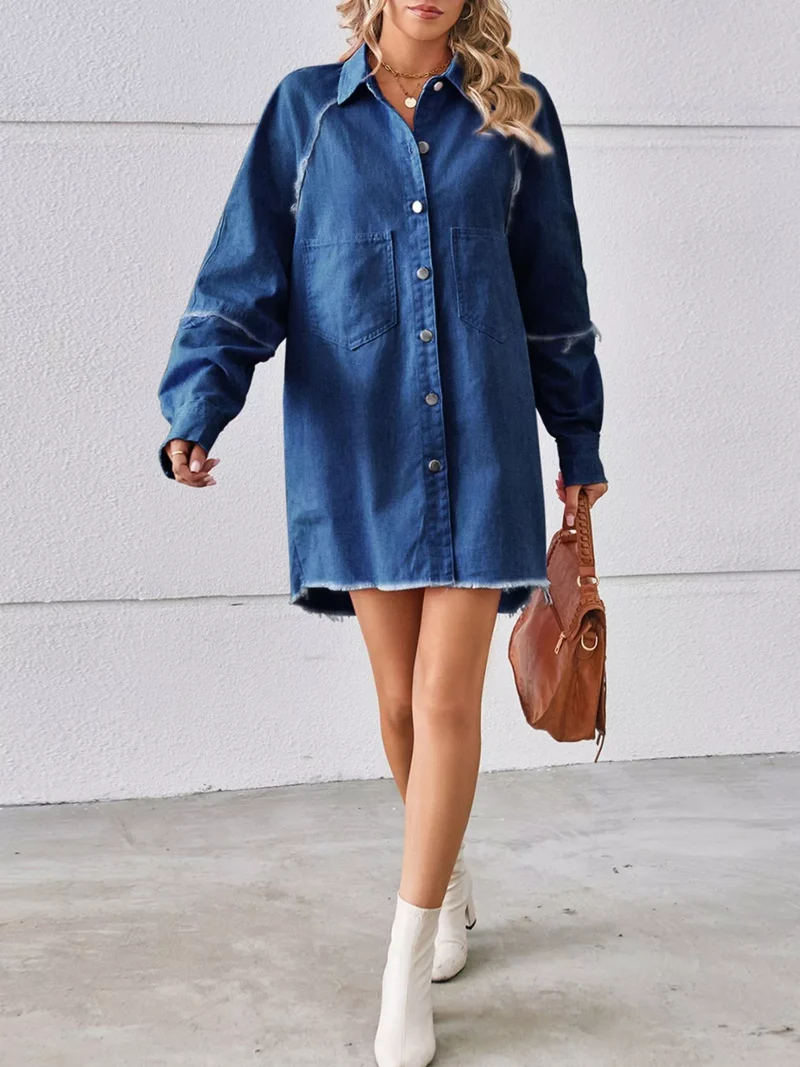 Jurk van denim met knoopsluiting en onafgewerkte zoom