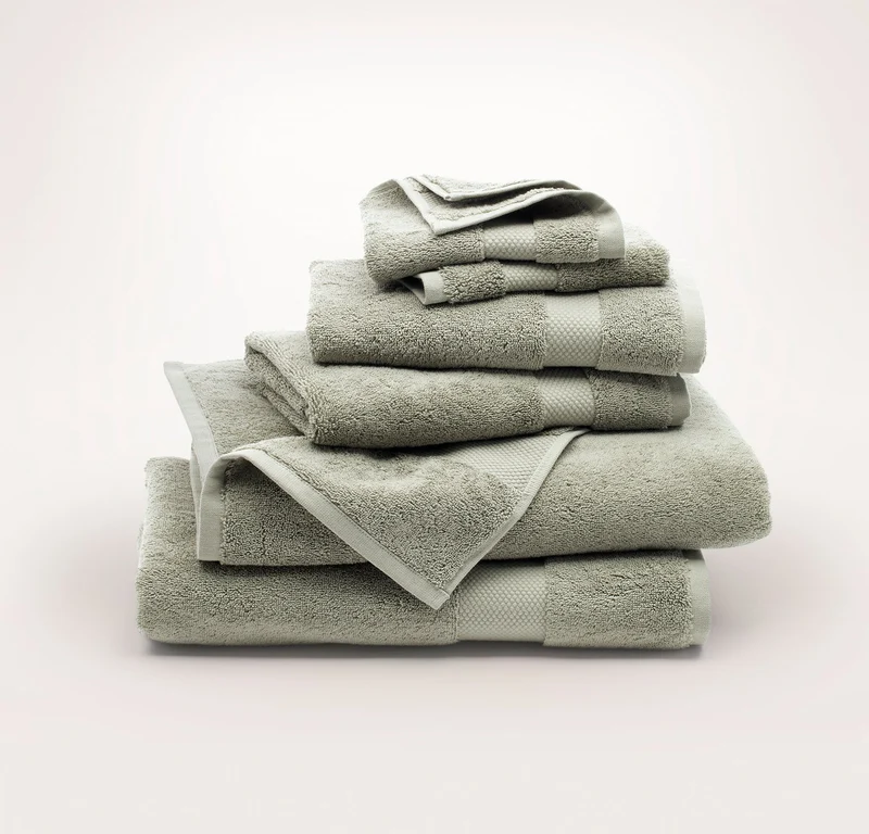 Plush Bath Towel Set
