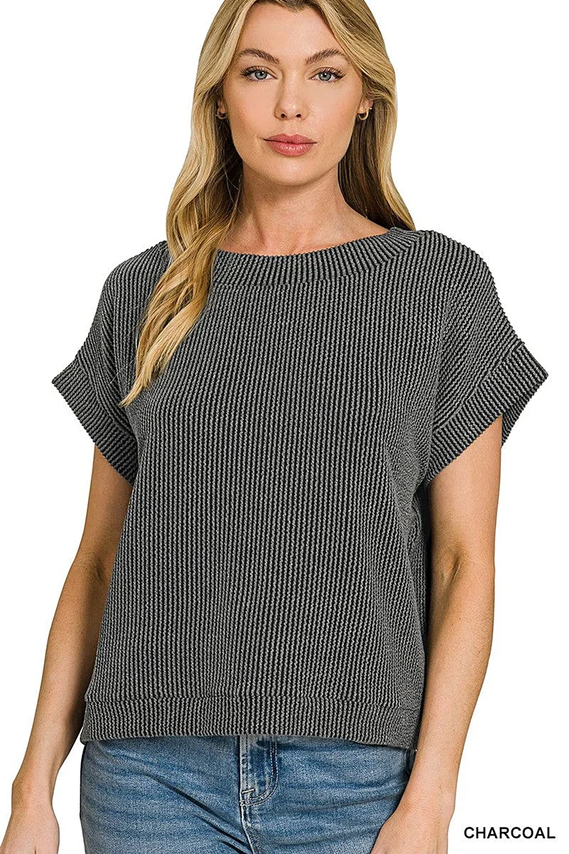 Houtskoolkleurig gestreept T-shirt met korte mouwen - Zachte gebreide stof, comfortabele pasvorm, klassieke ronde hals