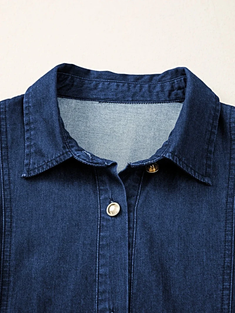 Stijlvolle denim jurk met ceintuur en knoopsluiting, klassieke midi-lengte, 100% katoen, niet-elastisch.