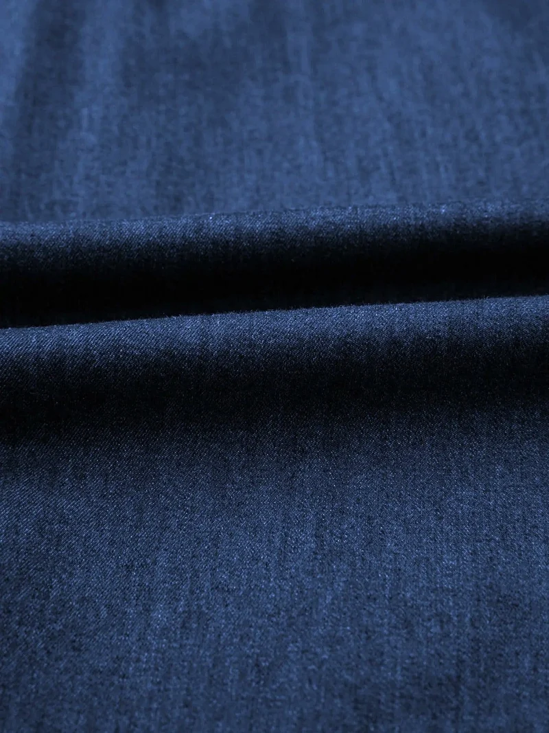 Stijlvolle denim jurk met ceintuur en knoopsluiting, klassieke midi-lengte, 100% katoen, niet-elastisch.