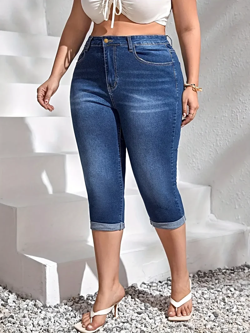Elegante denim capri broek in grote maten met omgeslagen zoom en hoge taille - comfortabele stretchpasvorm