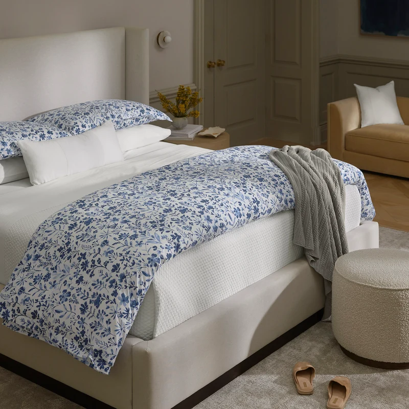 Signature Hemmed Duvet Set - Navy Botanical