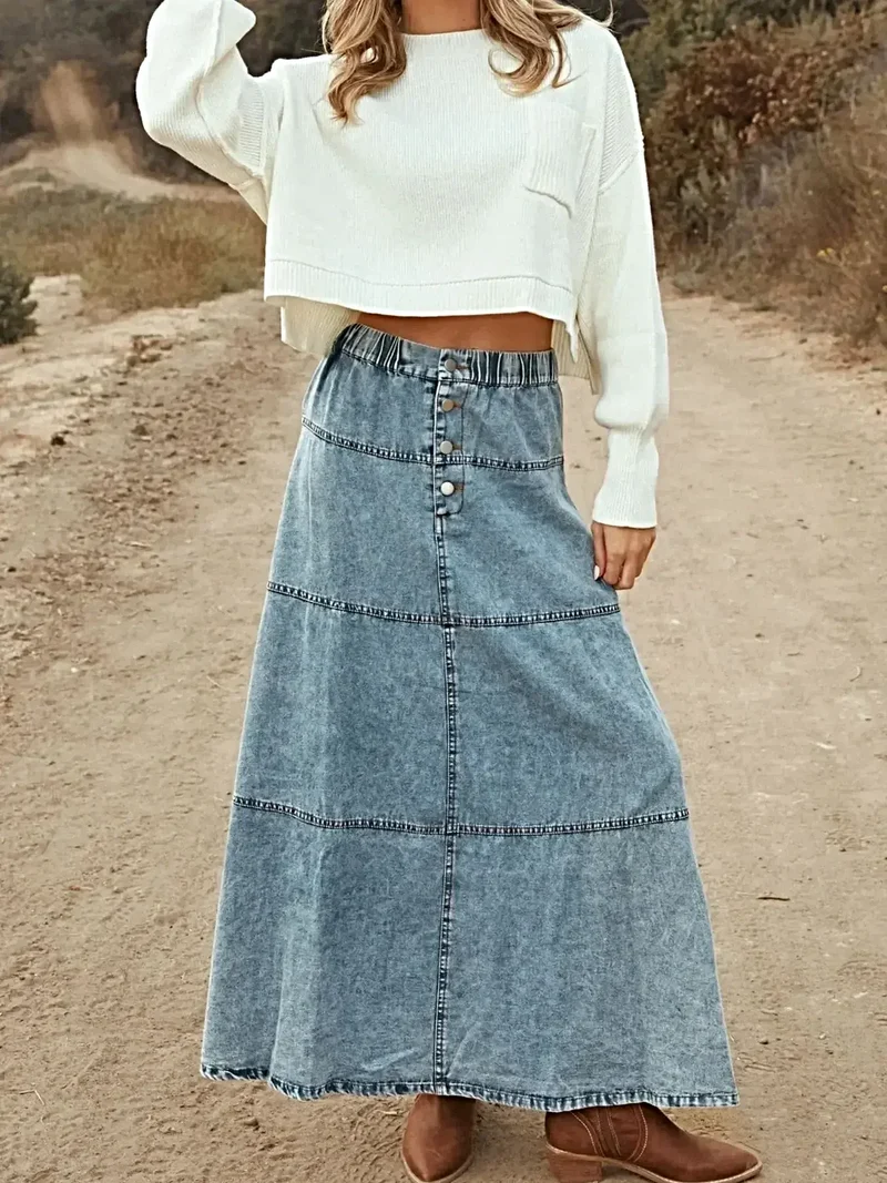 Elegante maxi-rok van denim met knoopsluiting aan de voorkant en meerdere lagen voor een tijdloze stijl en optimaal comfort.