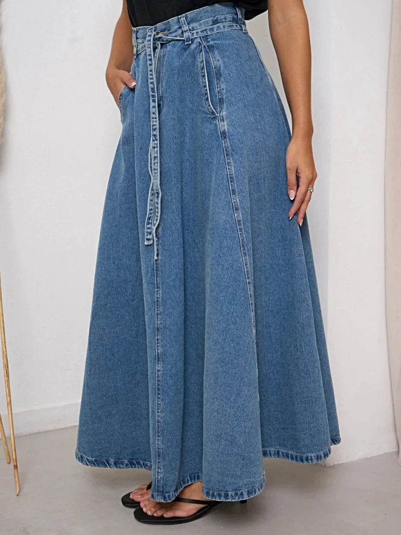 Luxe denim rok met hoge taille en riem, 95% katoen, niet elastisch, perfecte pasvorm