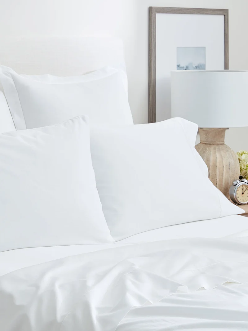Signature Hemmed Flat Sheet - White