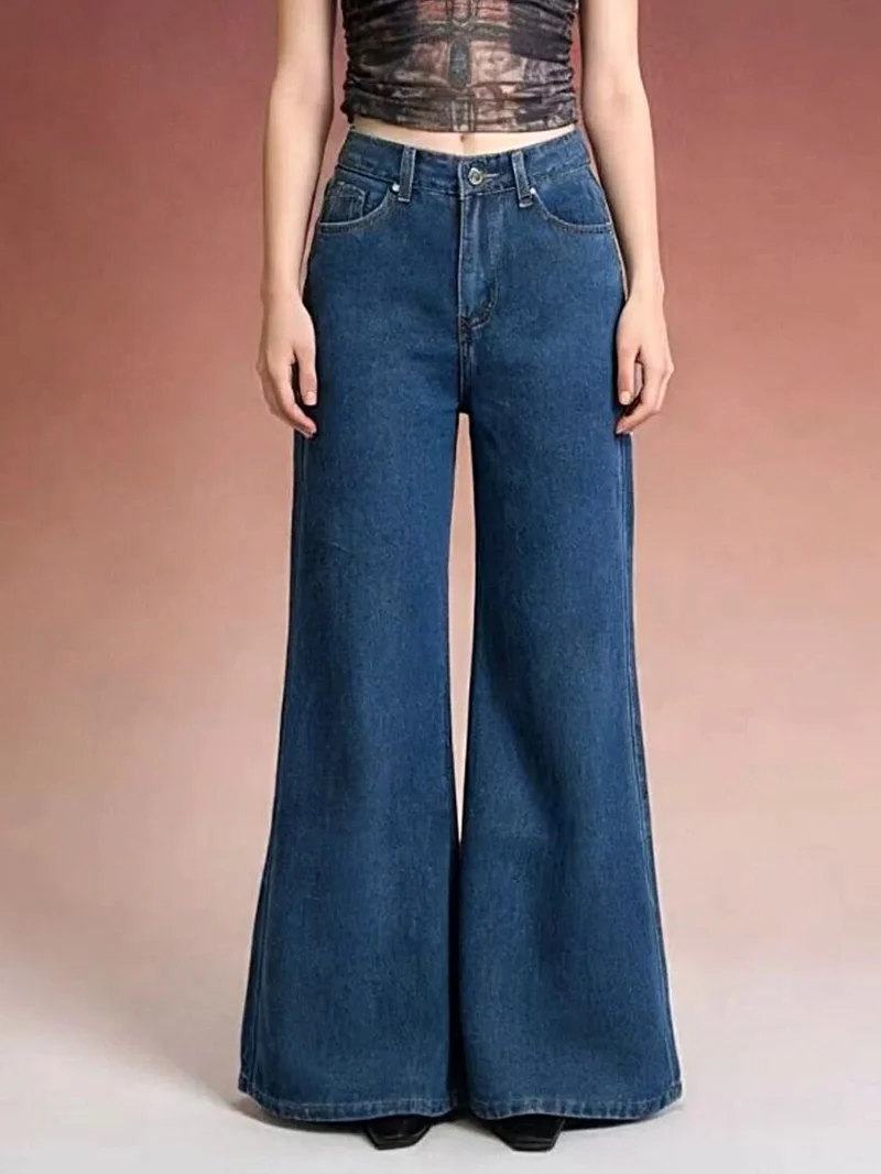 Jeans met hoge taille en uitlopende pijpen