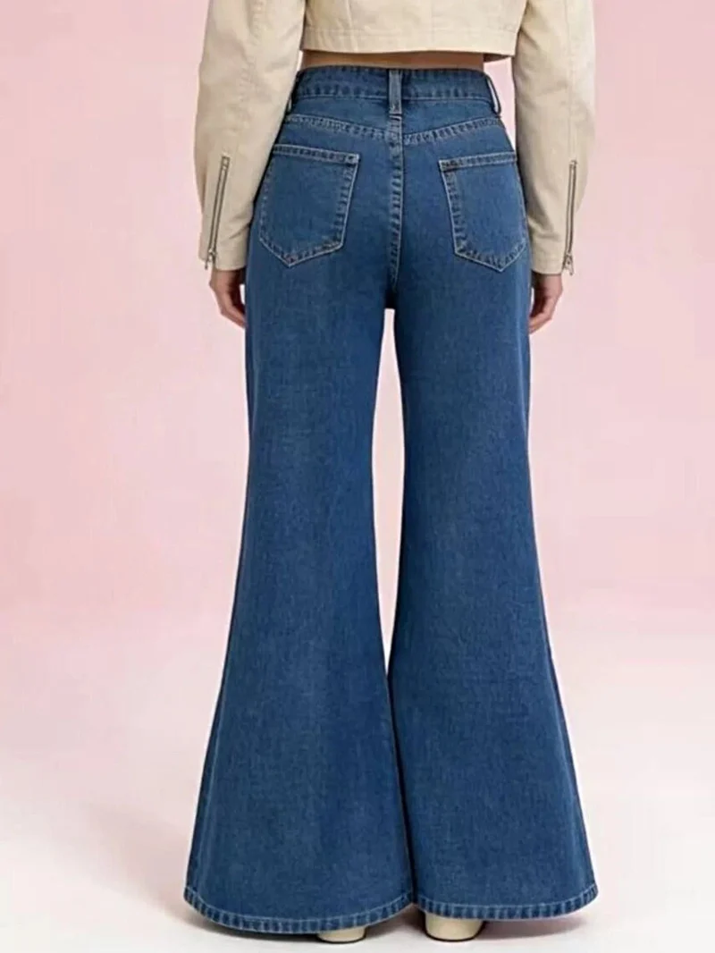 Jeans met hoge taille en uitlopende pijpen