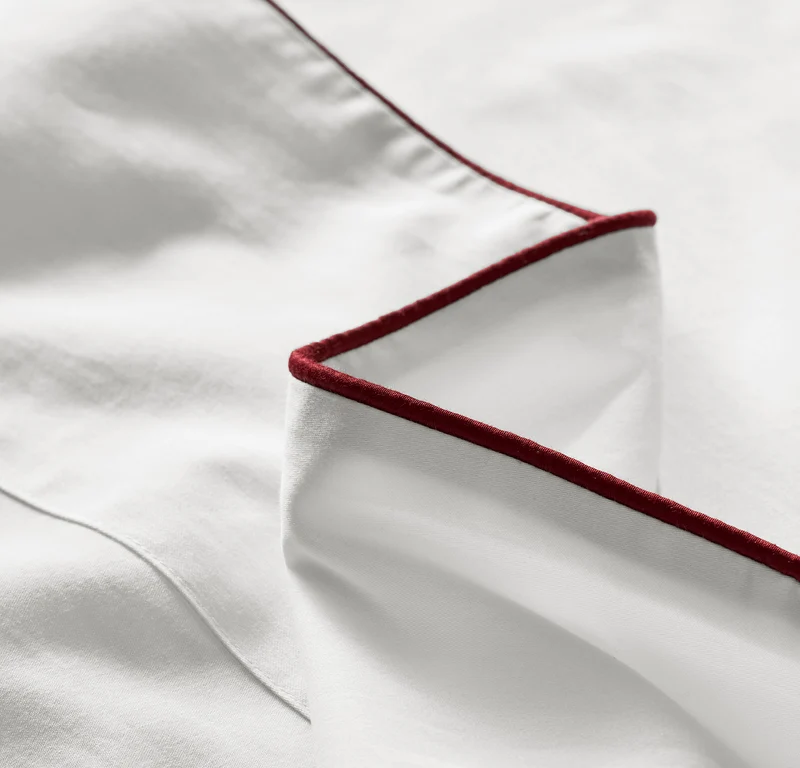 Signature Embellished Sheet Set - White/Holly Piped Edge