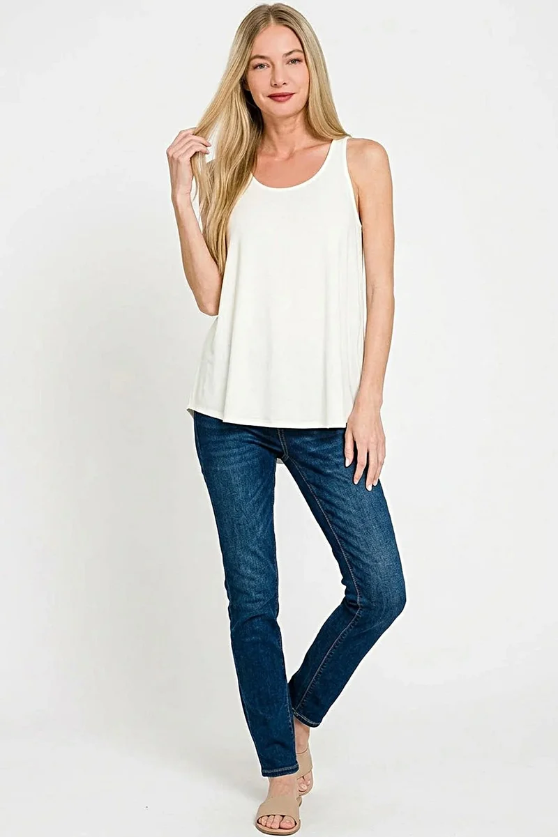Dames tanktop met zwierige zoom - Lichtgewicht mouwloos T-shirt van rayon voor een moeiteloze zomerse stijl.