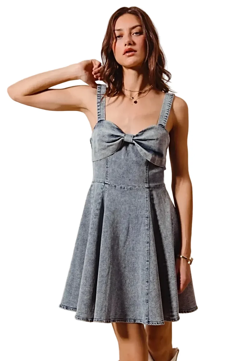 Elegante denim jurk met wijde pijpen en een unieke strik - Mineraalgewassen vintage stijl