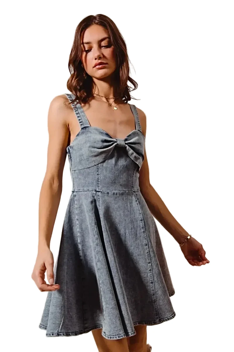 Elegante denim jurk met wijde pijpen en een unieke strik - Mineraalgewassen vintage stijl