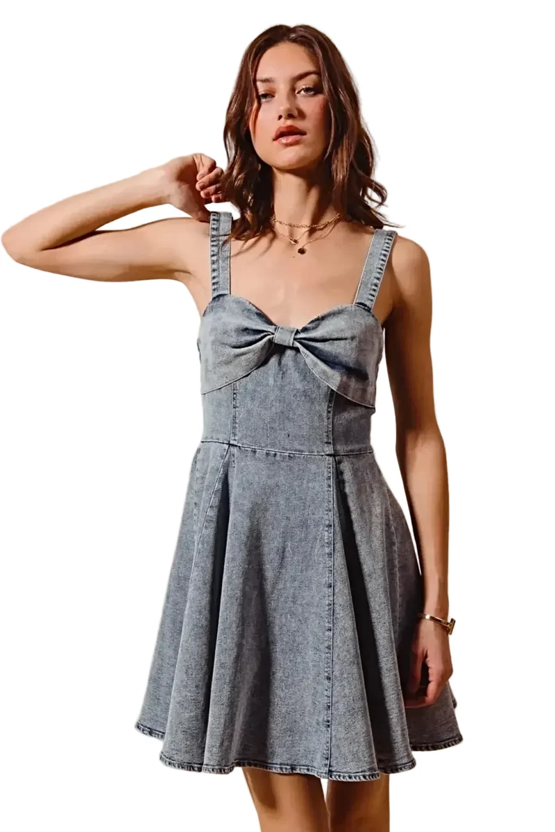 Elegante denim jurk met wijde pijpen en een unieke strik - Mineraalgewassen vintage stijl