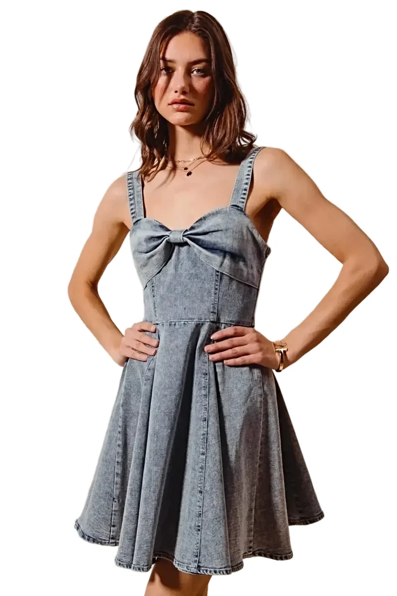 Elegante denim jurk met wijde pijpen en een unieke strik - Mineraalgewassen vintage stijl