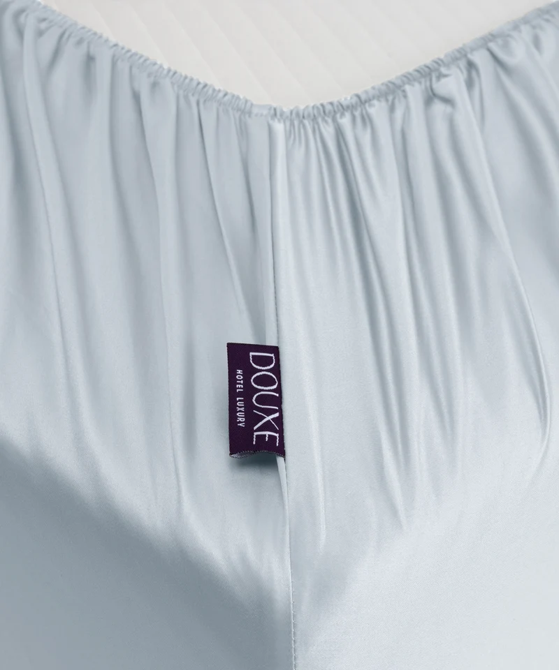 Bettwäsche Set & Spannbettlaken aus Satin | Pastellblau