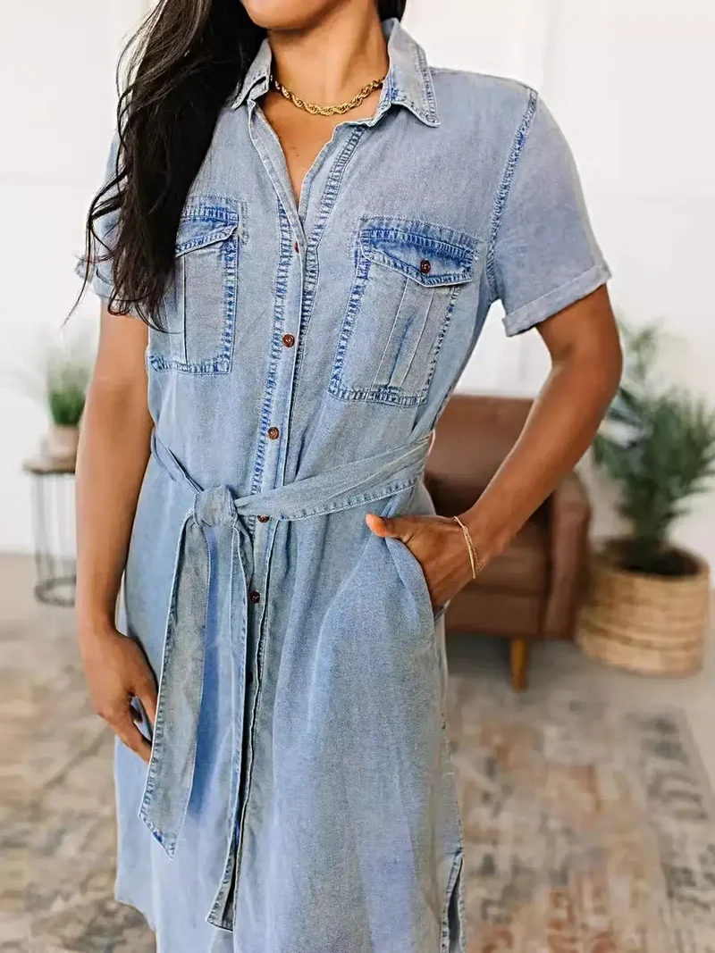 Elegante denim jurk met knoopsluiting aan de voorkant, riem en zakken - korte mouwen, klassieke pasvorm
