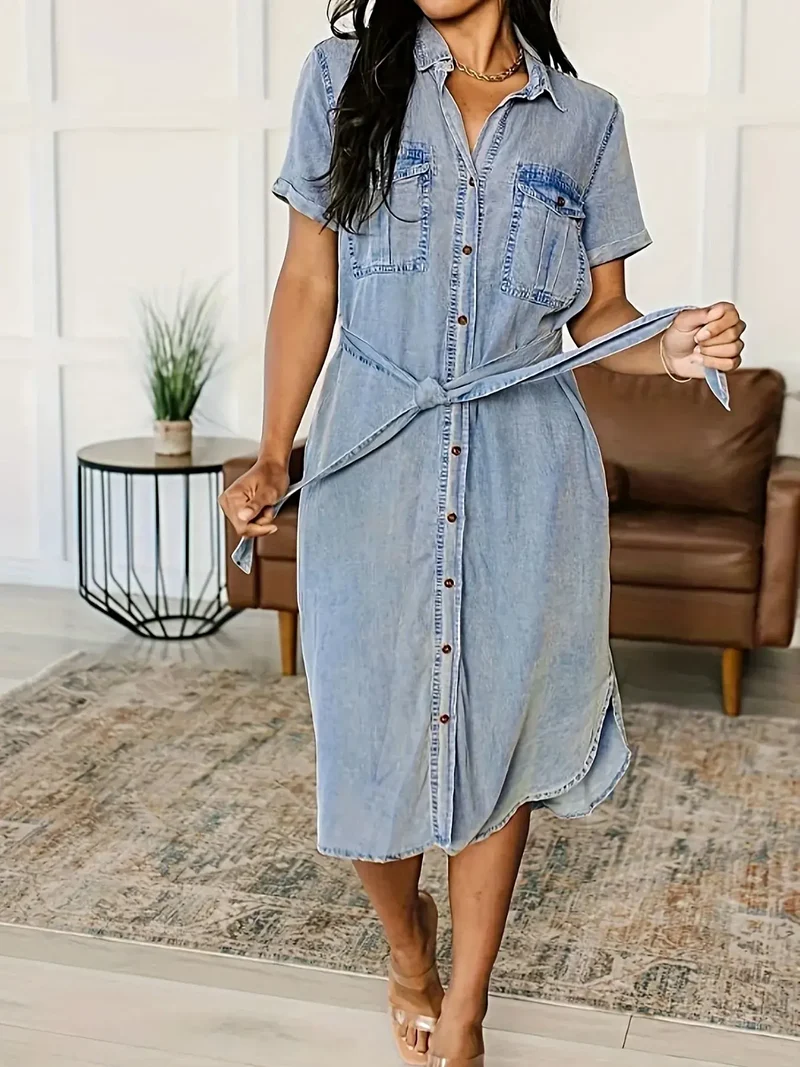 Elegante denim jurk met knoopsluiting aan de voorkant, riem en zakken - korte mouwen, klassieke pasvorm