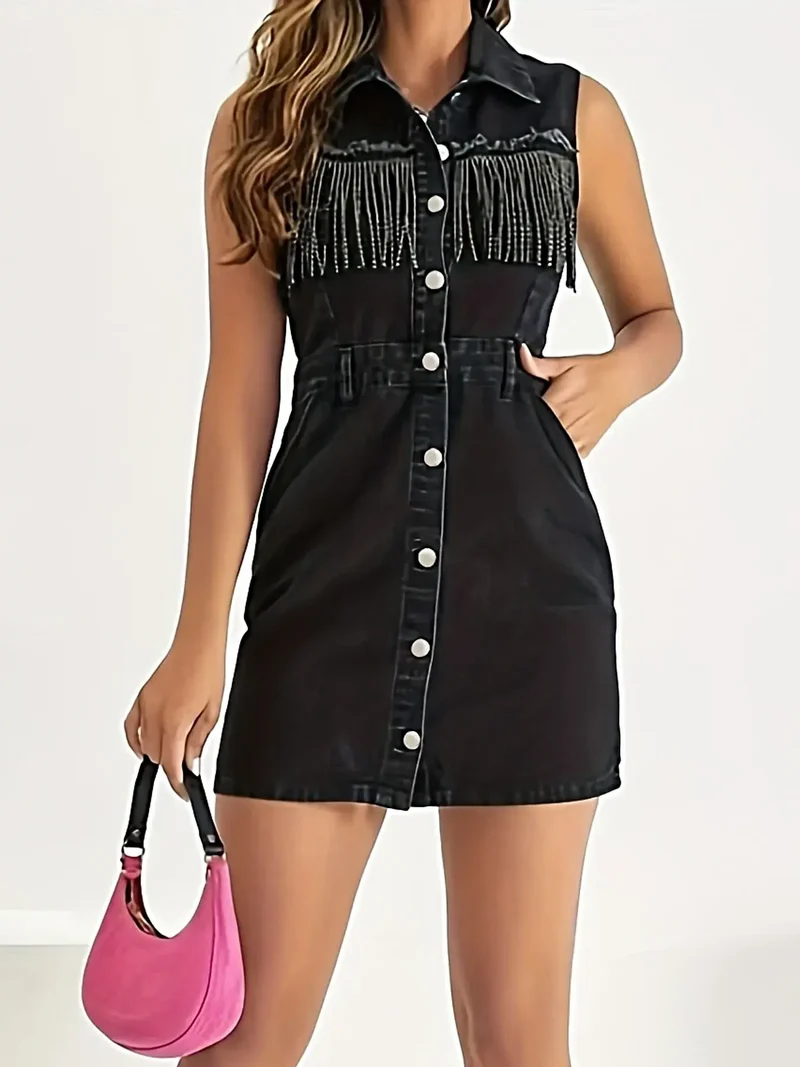 Jurk met franjes, knoopsluiting aan de voorkant, zakken en kwastjes - Trendy mini-jurk