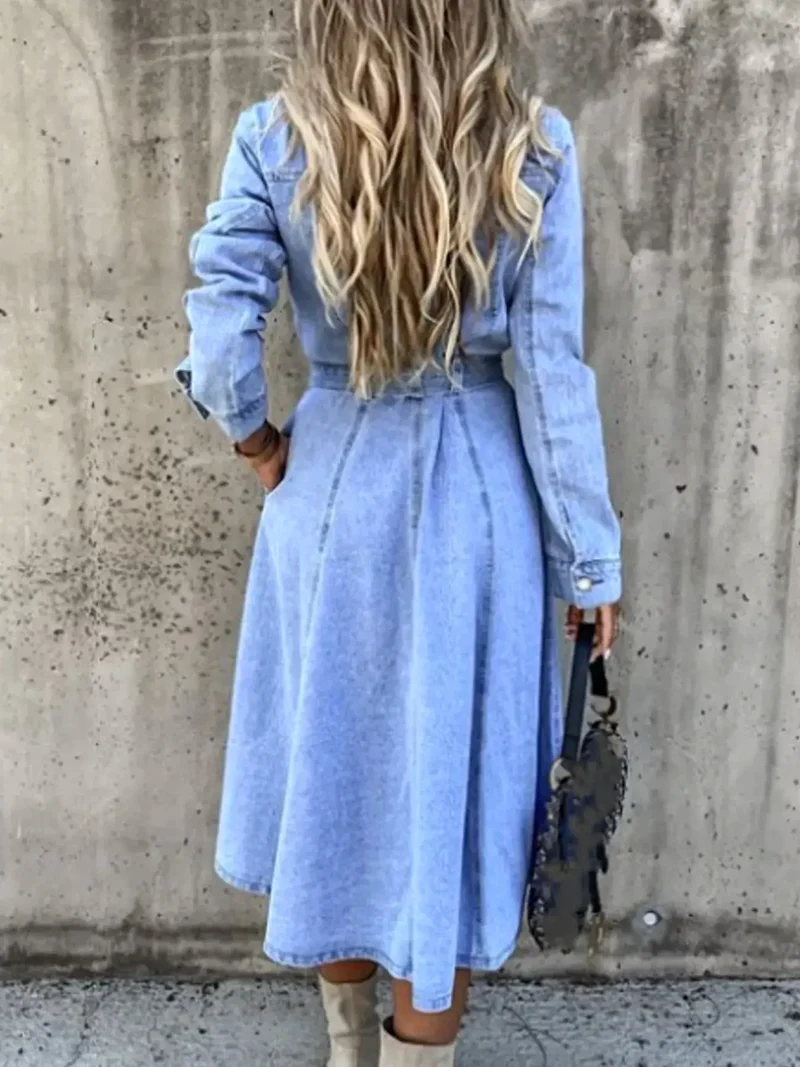 Plus size lange jurk met strikceintuur en knoopsluiting - Denim overhemdjurk met zakken en klassieke stijl