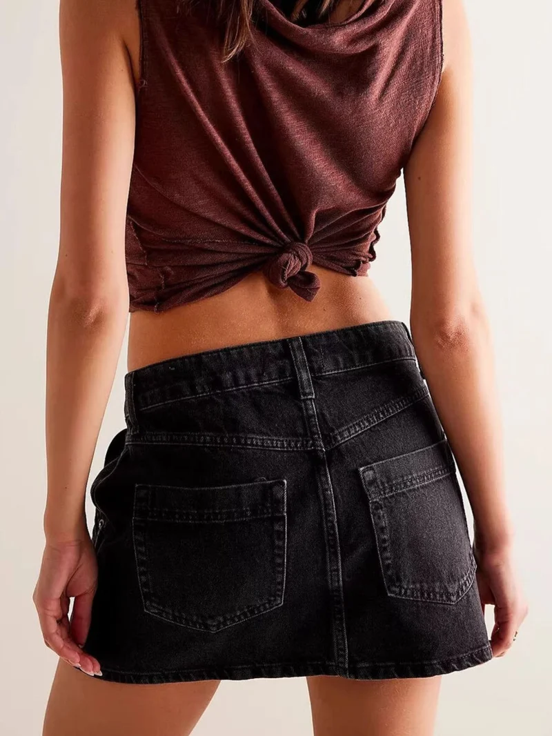 Luxe asymmetrische denim skort met knoopsluiting aan de voorkant en zakken - stijlvolle katoenmix