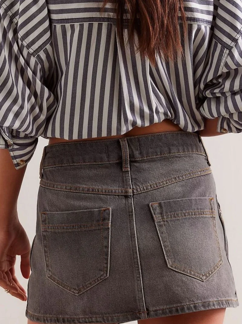 Luxe asymmetrische denim skort met knoopsluiting aan de voorkant en zakken - stijlvolle katoenmix