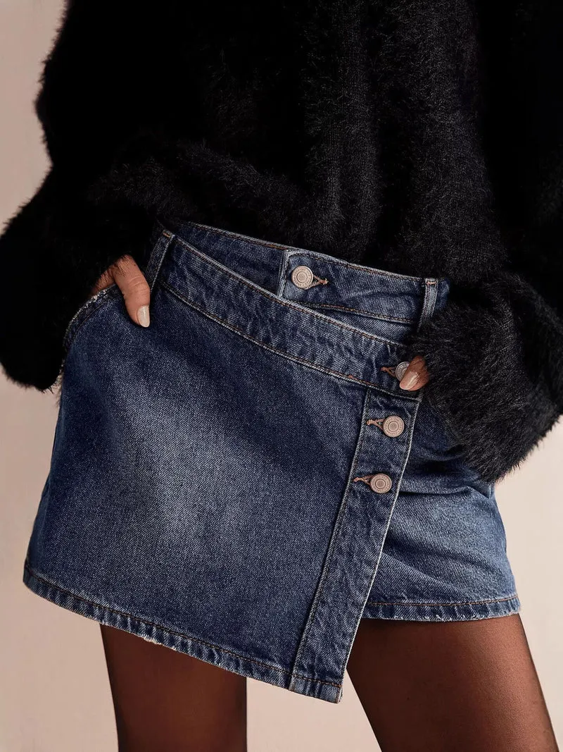 Luxe asymmetrische denim skort met knoopsluiting aan de voorkant en zakken - stijlvolle katoenmix