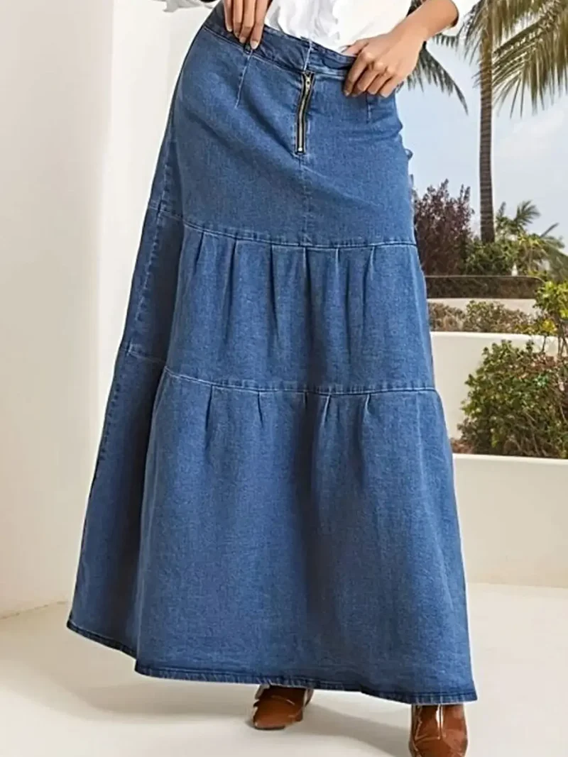 Luxe maxi-rok van denim met meerdere lagen, ritssluiting en plooien.